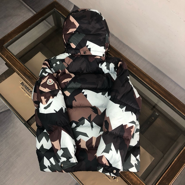 ハイクオリティダウンジャケット全体デザイン